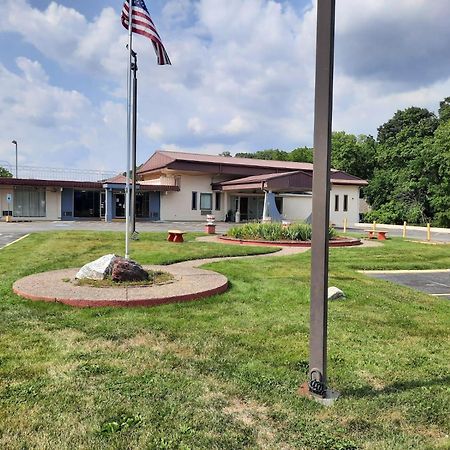 Americas Best Value Inn Молин Екстериор снимка