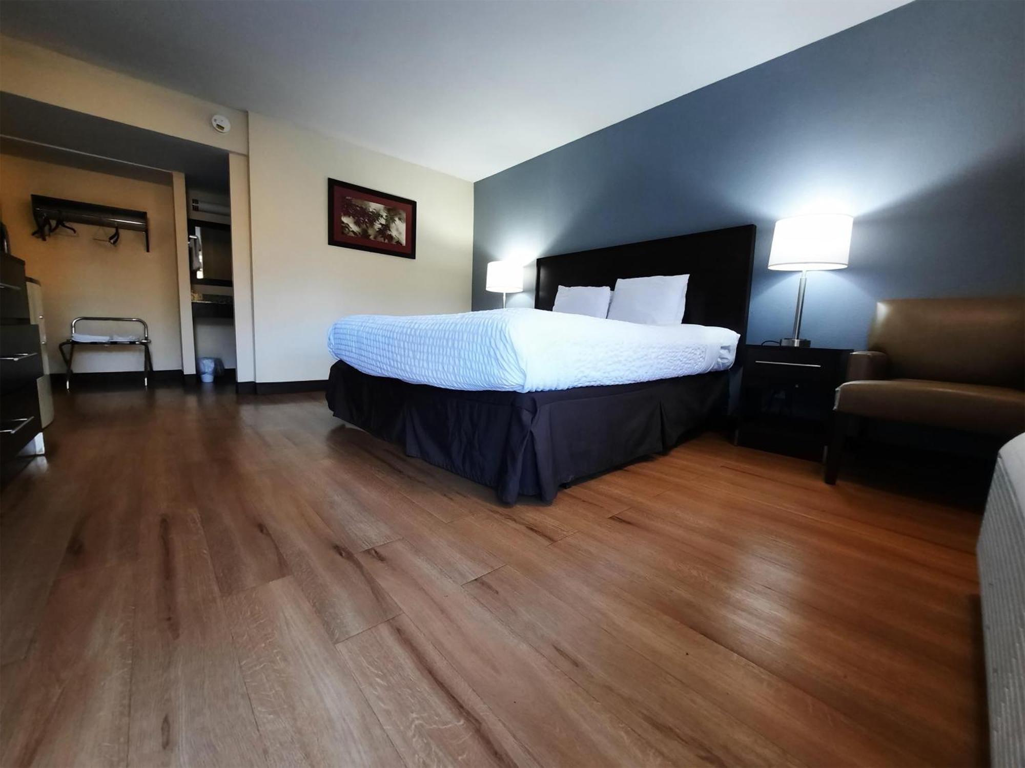 Americas Best Value Inn Молин Екстериор снимка