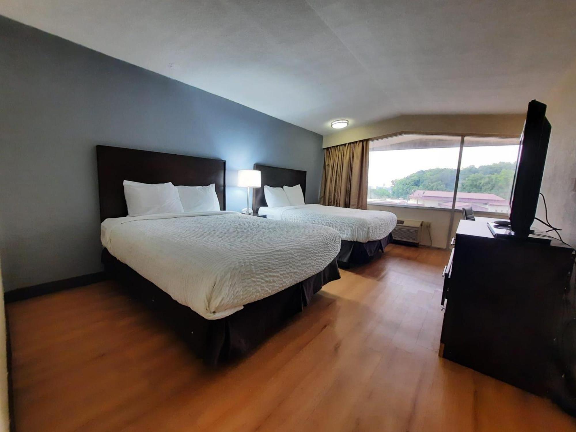 Americas Best Value Inn Молин Екстериор снимка